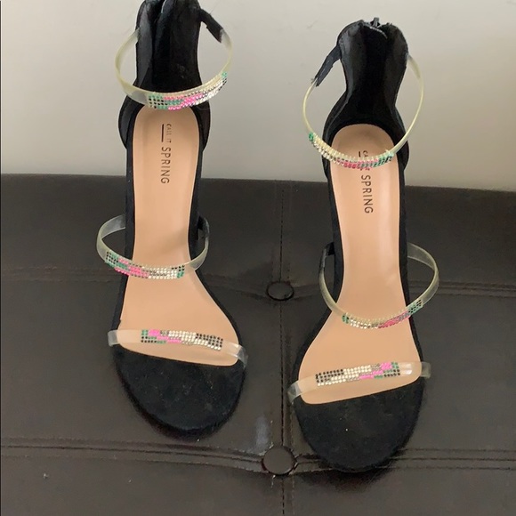 Call in Spring heels - Picture 1 of 4